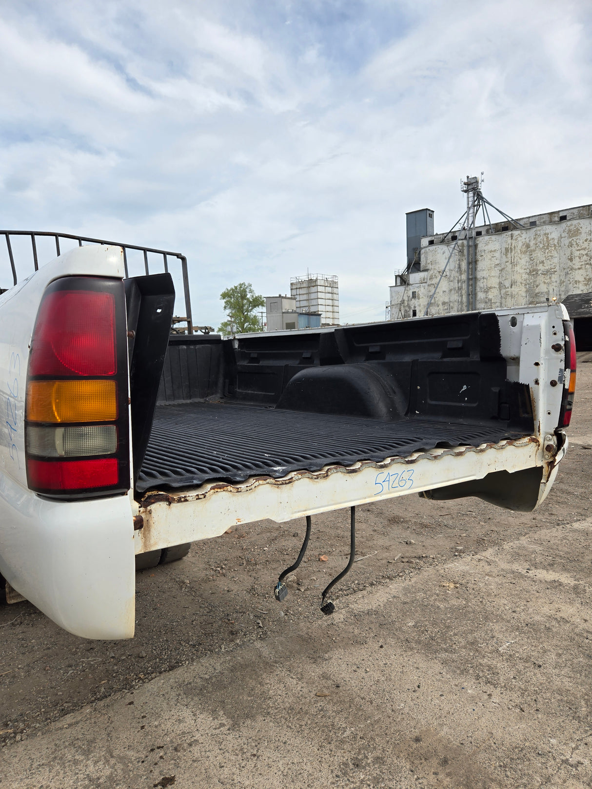 1999-2007 Chevrolet Silverado / GMC Sierra 1500 2500 3500 HD 8' Long Bed Truck Bed