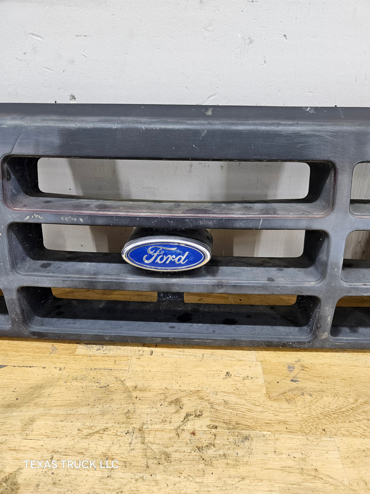 1992-1997 Ford F150 F250 F350 F450 F550 Grill