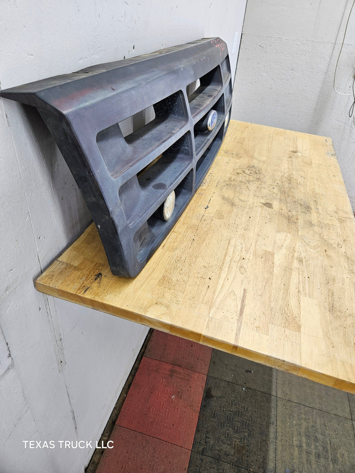 1992-1997 Ford F150 F250 F350 F450 F550 Grill