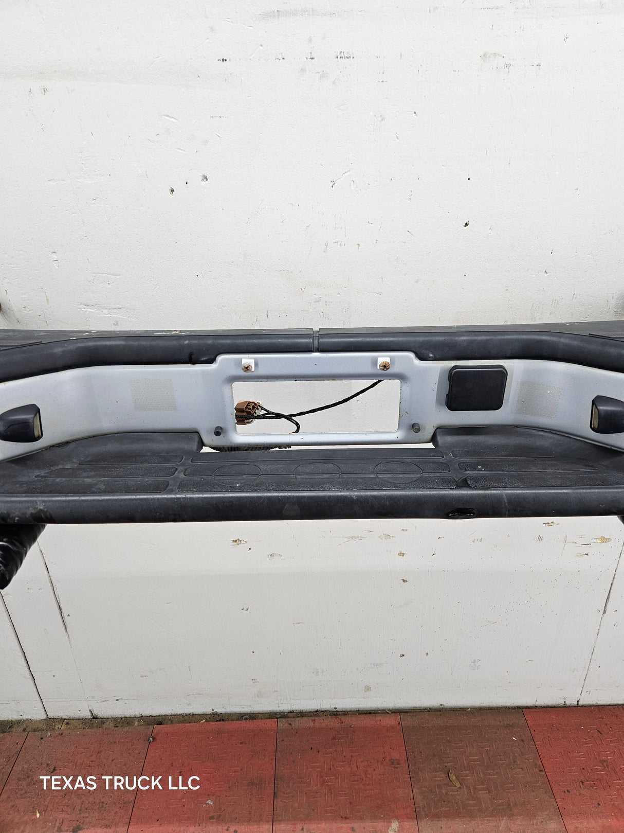 1999-2007 Chevrolet Silverado / GMC Sierra 1500 Rear Bumper