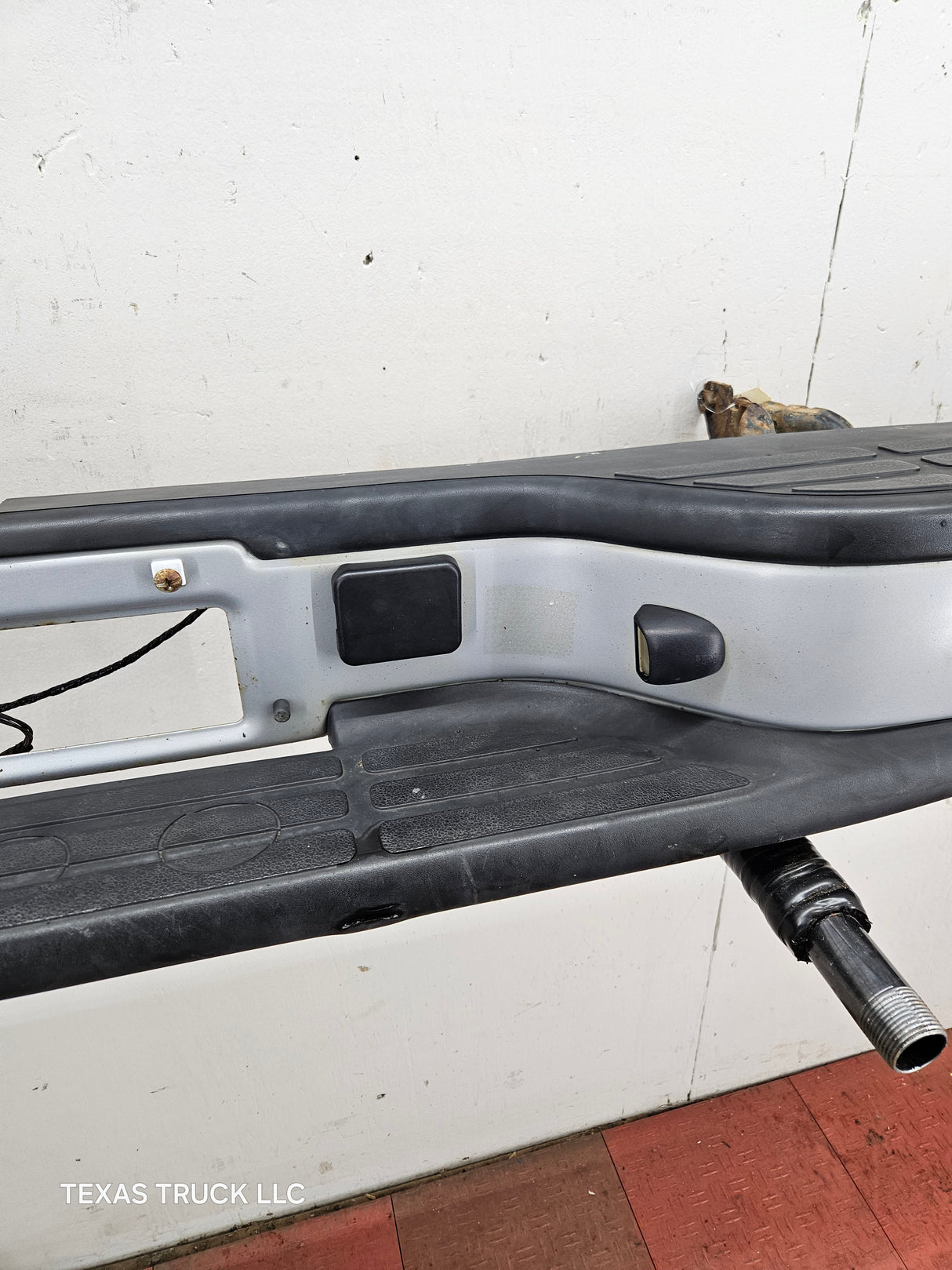 1999-2007 Chevrolet Silverado / GMC Sierra 1500 Rear Bumper