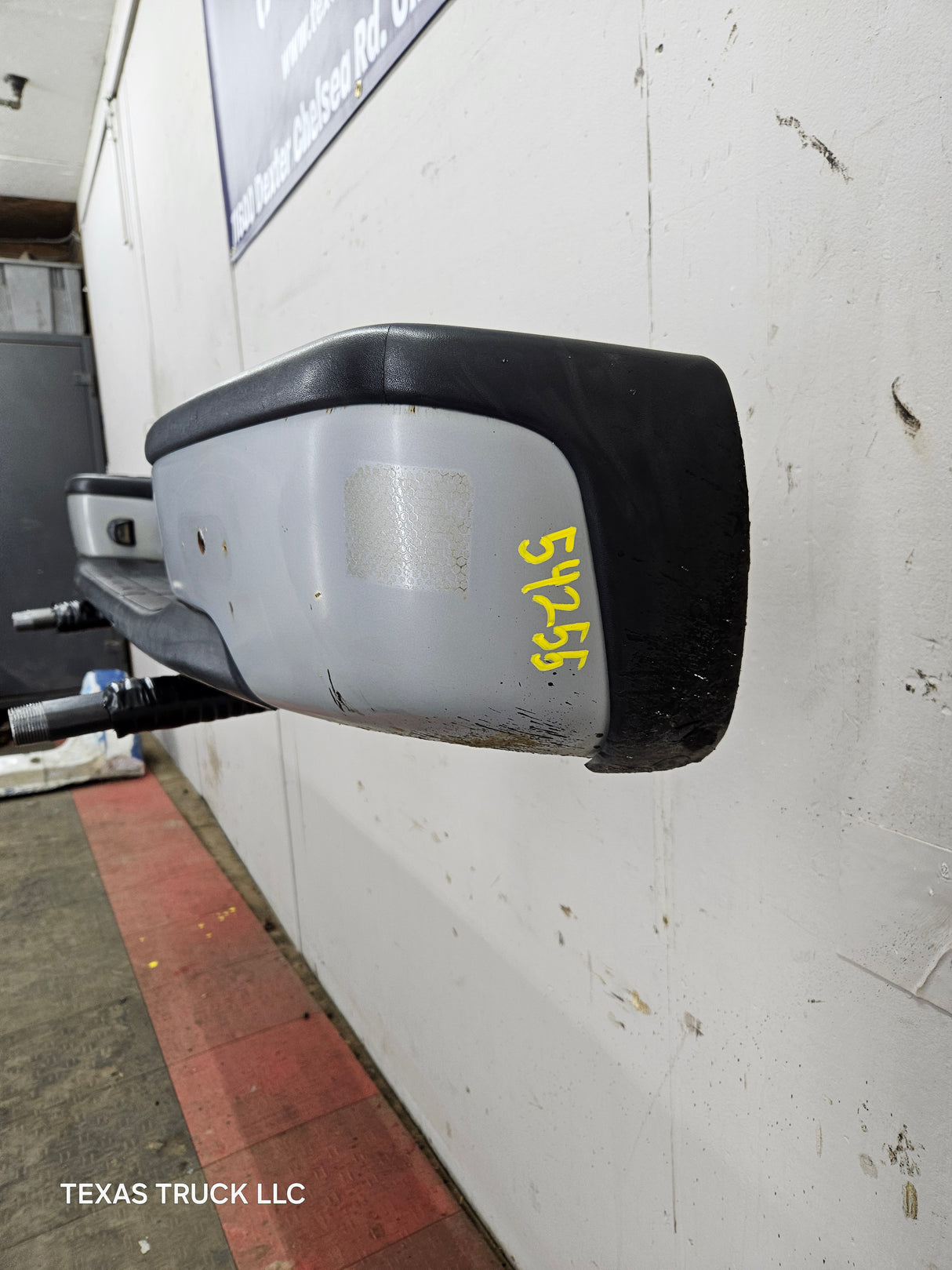 1999-2007 Chevrolet Silverado / GMC Sierra 1500 Rear Bumper