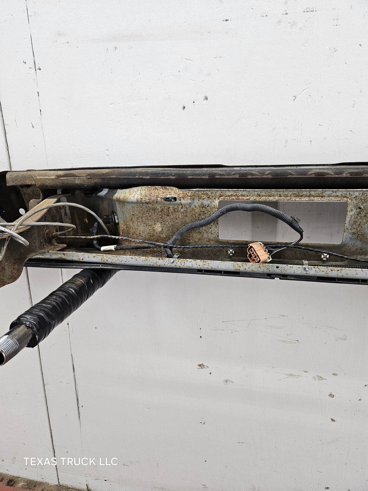 1999-2007 Chevrolet Silverado / GMC Sierra 1500 Rear Bumper