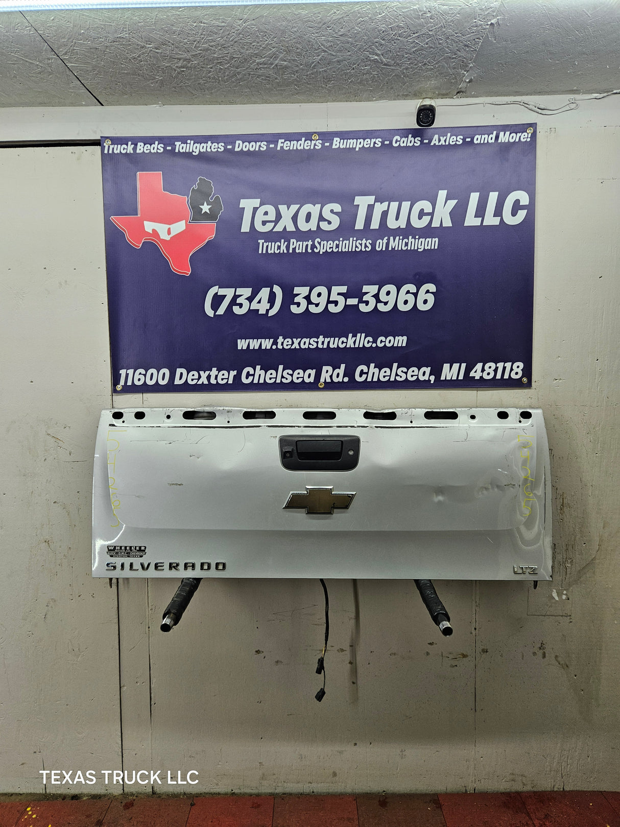 2007-2013 Chevrolet Silverado / GMC Sierra Tailgate 1500 2500 3500 HD