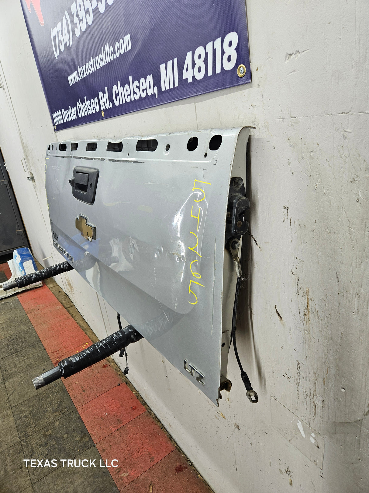 2007-2013 Chevrolet Silverado / GMC Sierra Tailgate 1500 2500 3500 HD