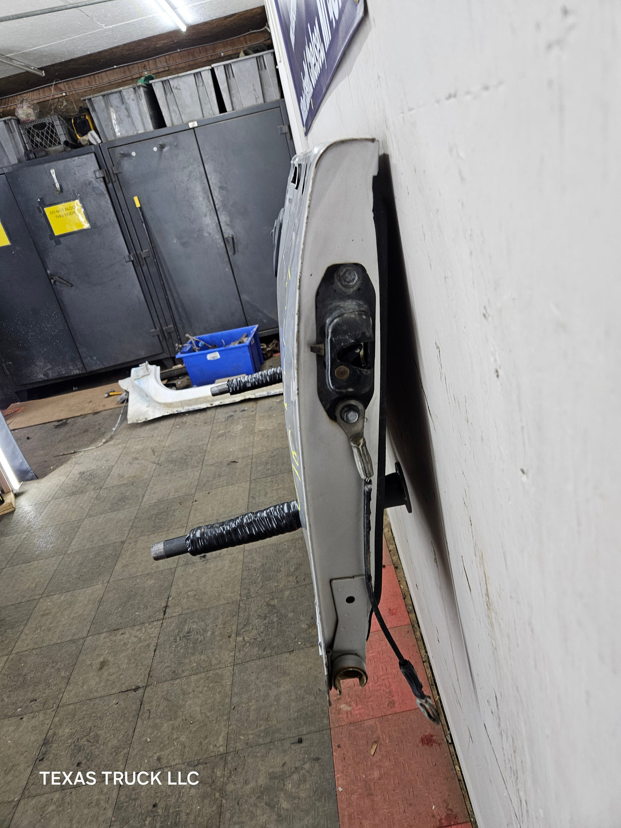 2007-2013 Chevrolet Silverado / GMC Sierra Tailgate 1500 2500 3500 HD