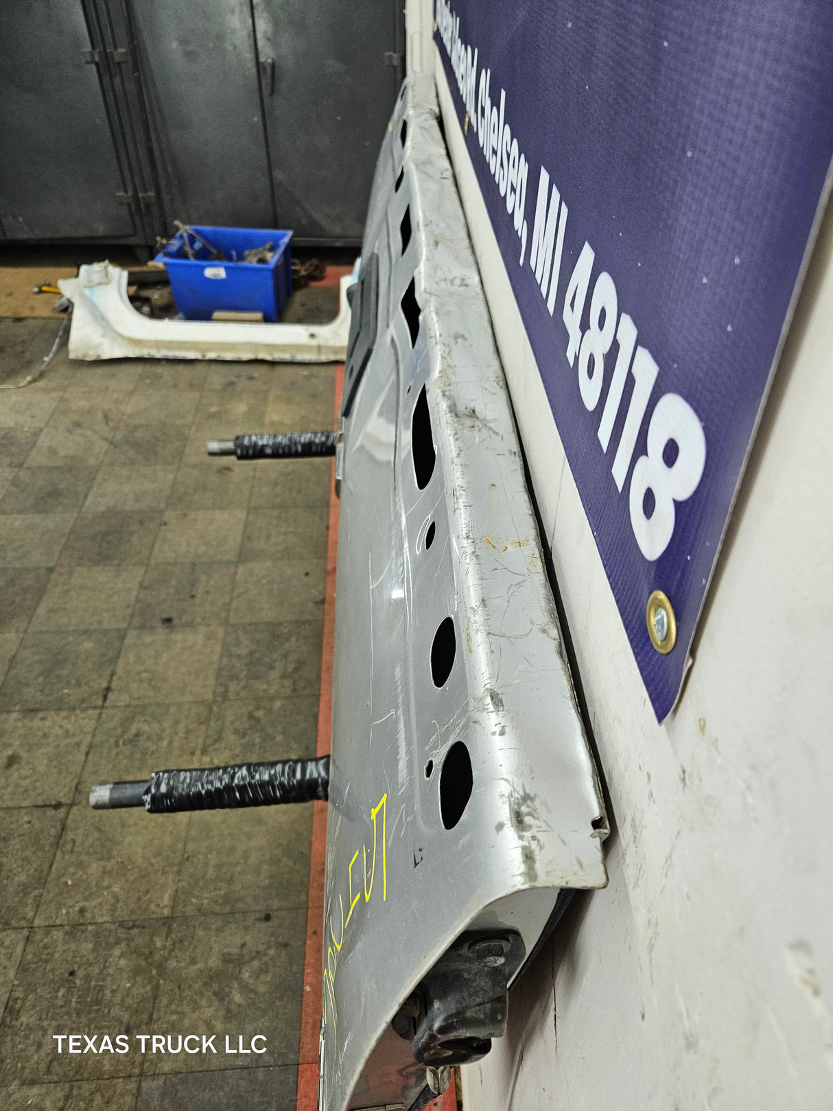 2007-2013 Chevrolet Silverado / GMC Sierra Tailgate 1500 2500 3500 HD