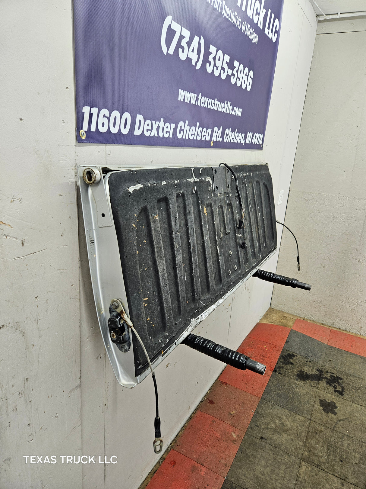 2007-2013 Chevrolet Silverado / GMC Sierra Tailgate 1500 2500 3500 HD