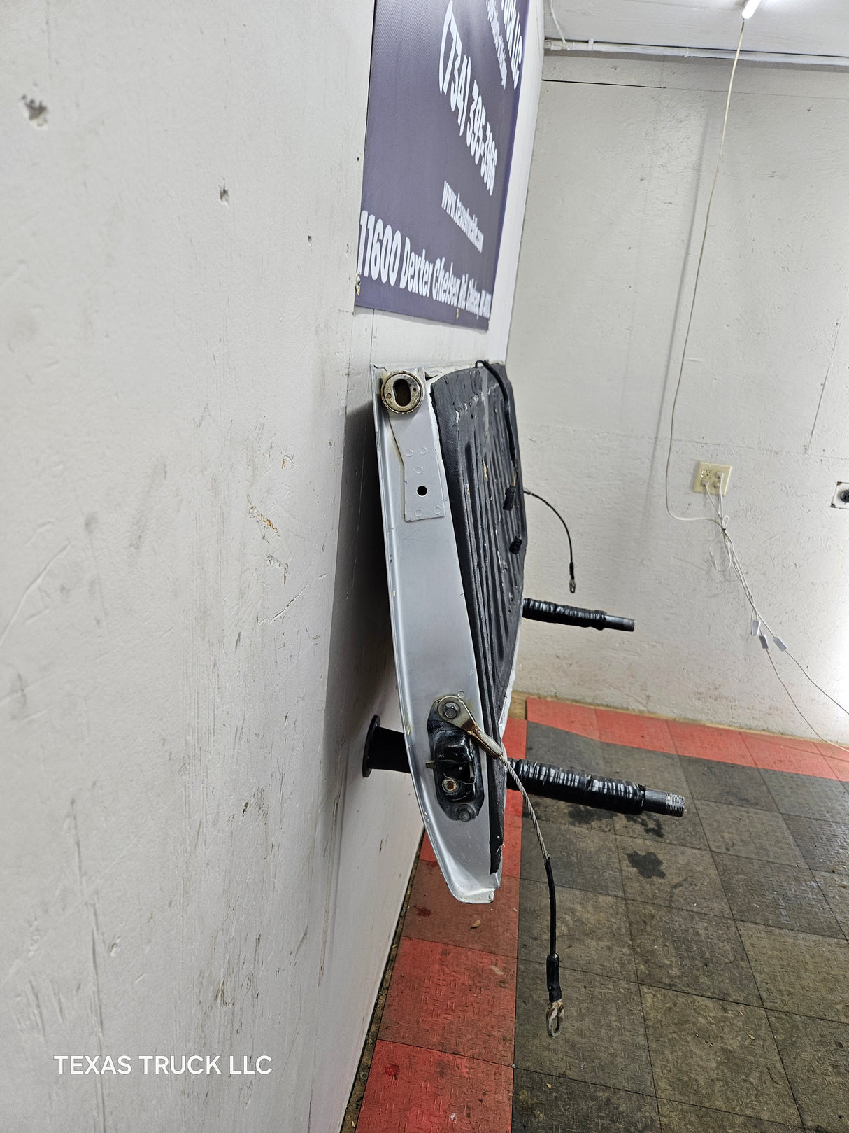 2007-2013 Chevrolet Silverado / GMC Sierra Tailgate 1500 2500 3500 HD