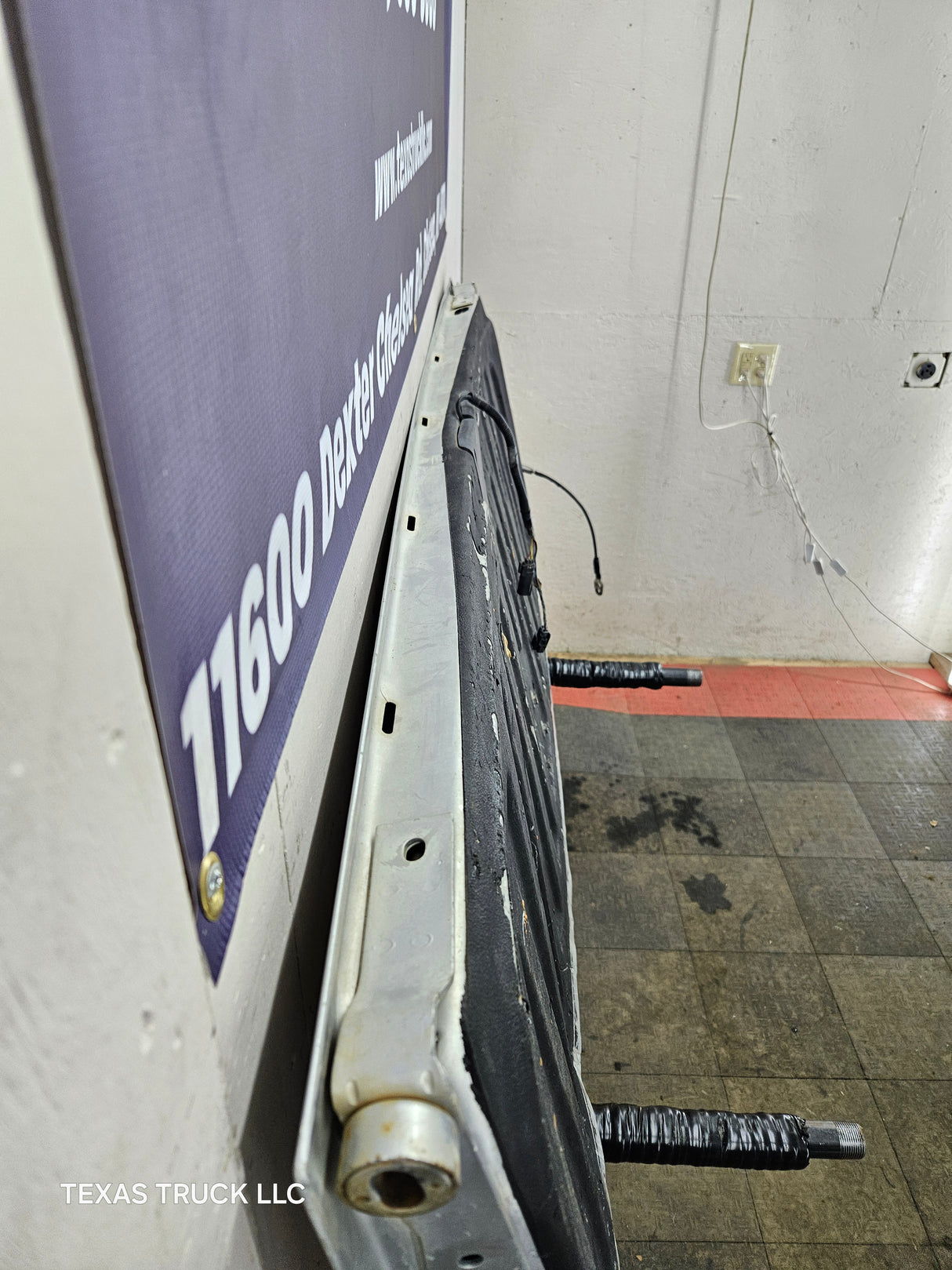 2007-2013 Chevrolet Silverado / GMC Sierra Tailgate 1500 2500 3500 HD