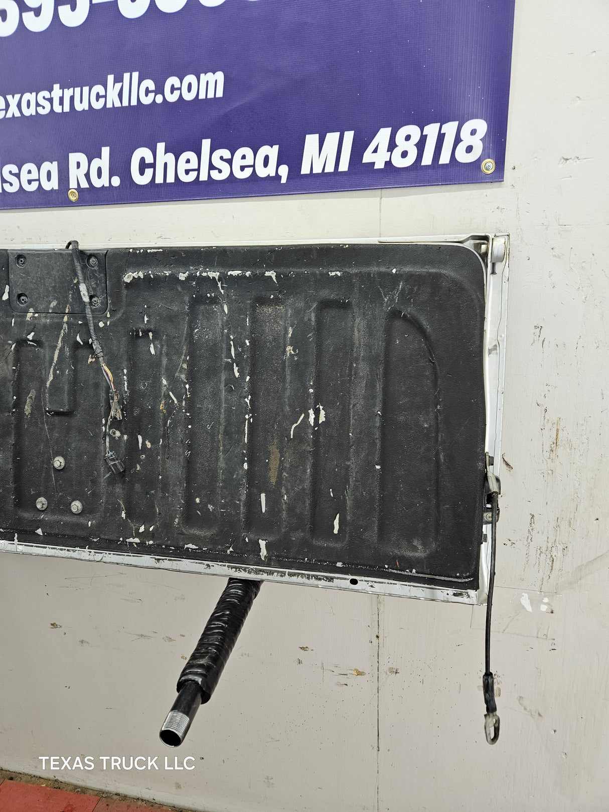 2007-2013 Chevrolet Silverado / GMC Sierra Tailgate 1500 2500 3500 HD