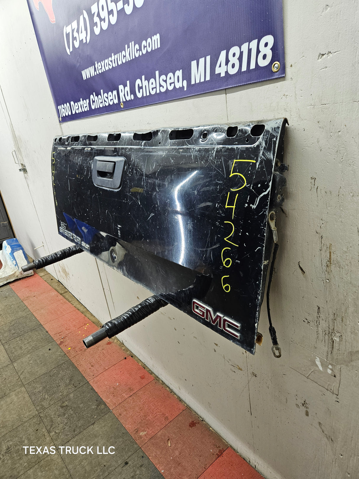 2007-2013 Chevrolet Silverado / GMC Sierra Tailgate 1500 2500 3500 HD