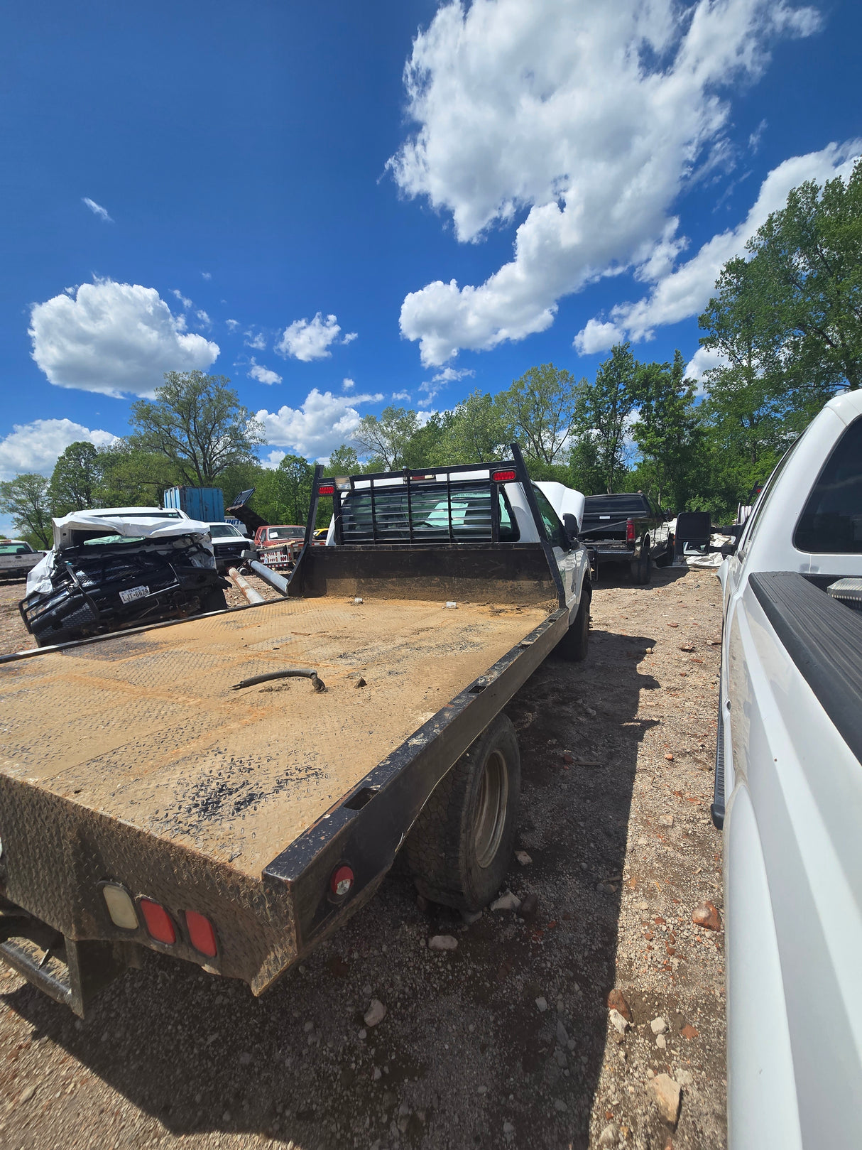 2012 Ford F-350 Super Duty Regular Cab, Cab and Chassis 6.7L Power Stroke 4x4 Dual Rear Wheel - FULL PART OUT