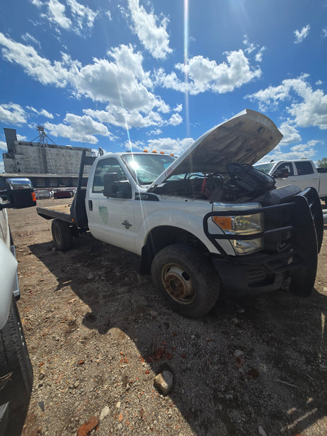 2012 Ford F-350 Super Duty Regular Cab, Cab and Chassis 6.7L Power Stroke 4x4 Dual Rear Wheel - FULL PART OUT