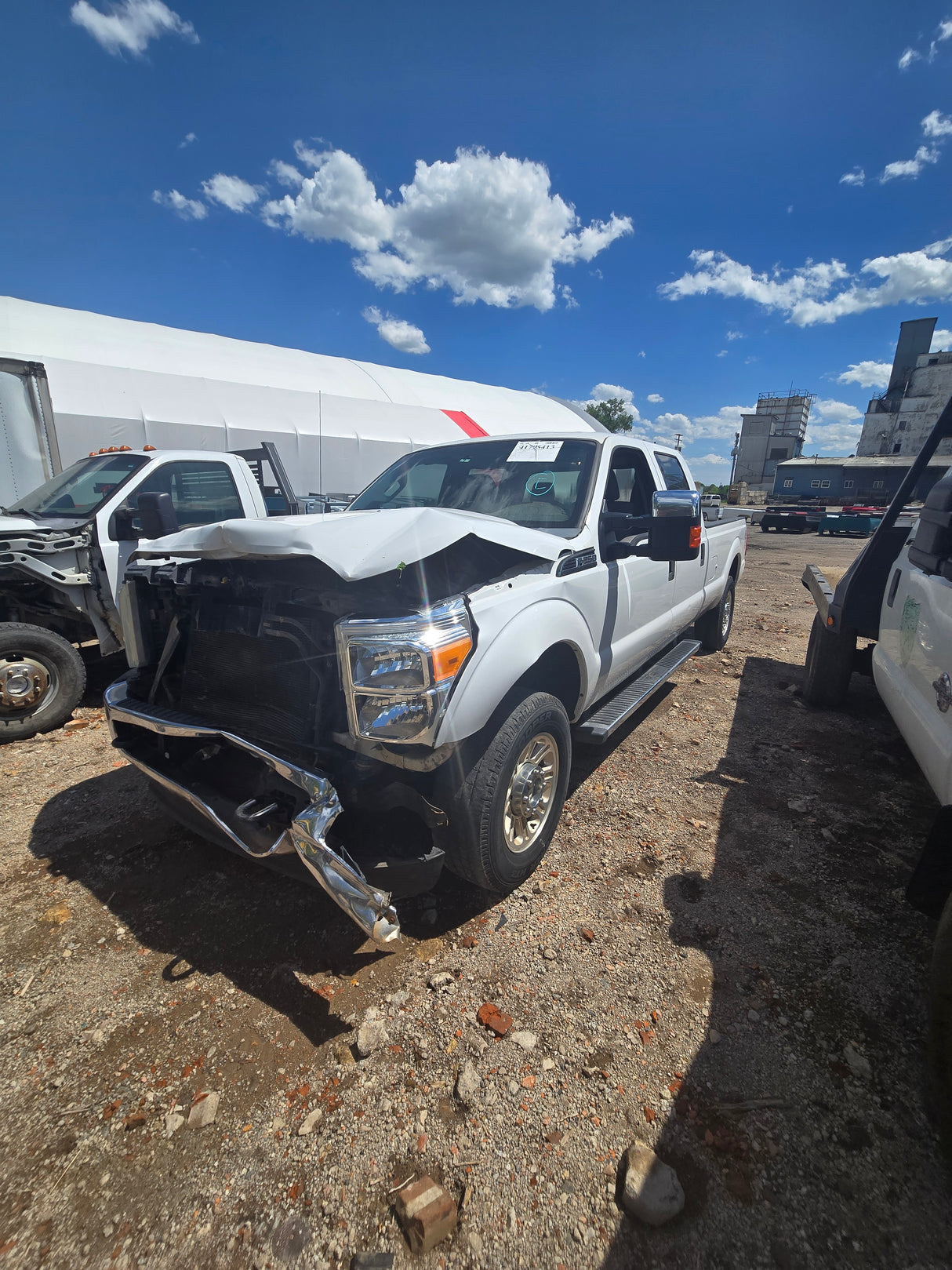2011 Ford F-250 Super Duty Crew Cab Long Bed 8' 4x4 6.2L Gas - FULL PART OUT