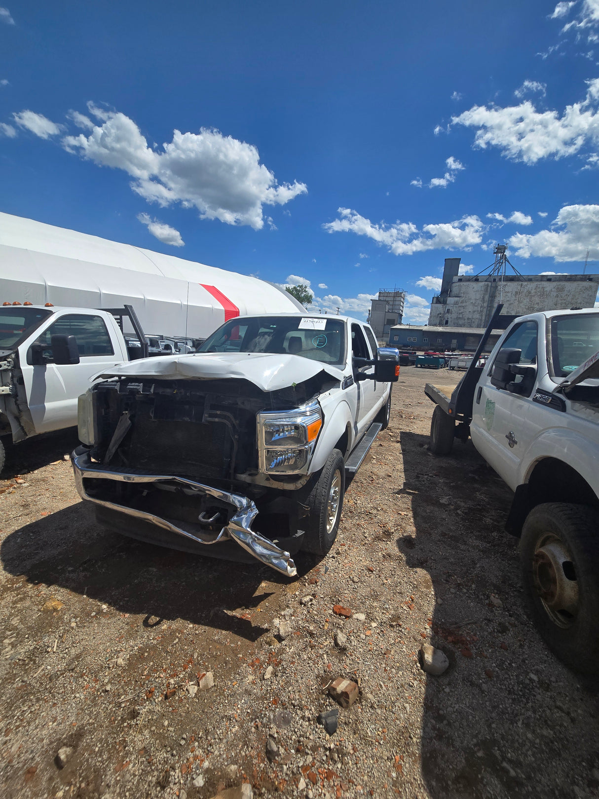 2011 Ford F-250 Super Duty Crew Cab Long Bed 8' 4x4 6.2L Gas - FULL PART OUT