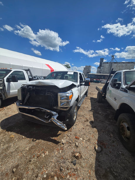 2011 Ford F-250 Super Duty Crew Cab Long Bed 8' 4x4 6.2L Gas - FULL PART OUT