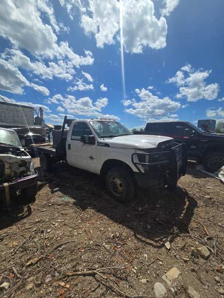 2011 Ford F-350 Super Duty 6.7L Power Stroke 4x4 Dual Rear Wheel - FULL PART OUT