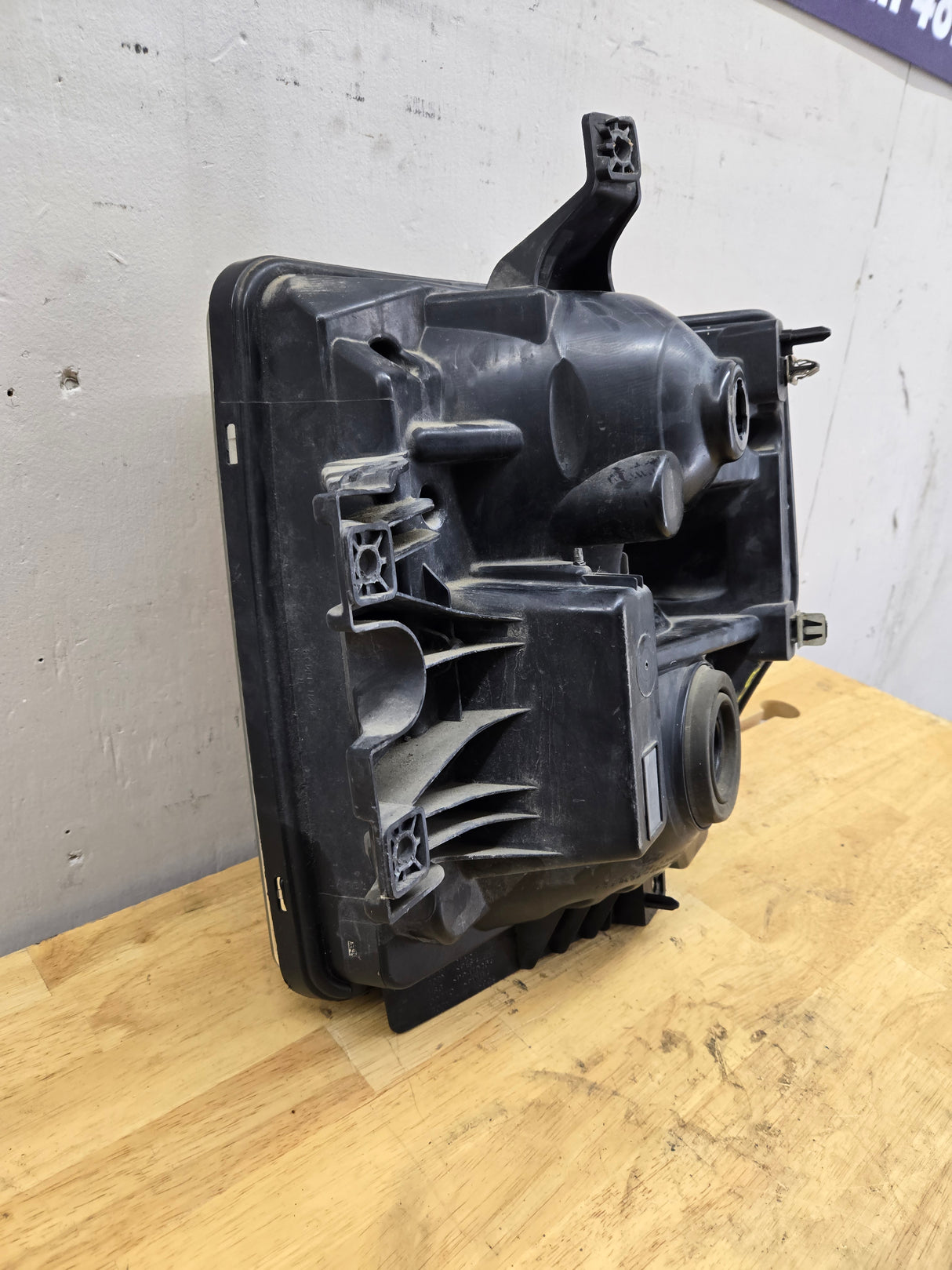 2008-2010 Ford Super Duty F250 F350 F450 F550 RH Passenger Side Composite Head Light 8C24-13005-A