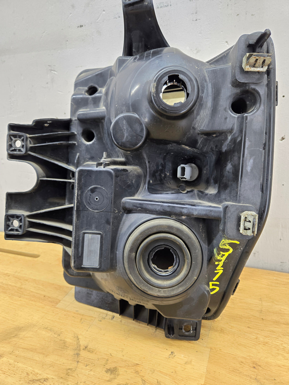 2008-2010 Ford Super Duty F250 F350 F450 F550 RH Passenger Side Composite Head Light 8C24-13005-A