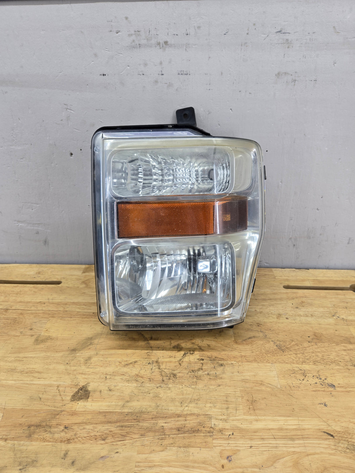 2008-2010 Ford Super Duty F250 F350 F450 F550 LH Driver Side Composite Head Light 44ZH-1849B 8C24-13006-A