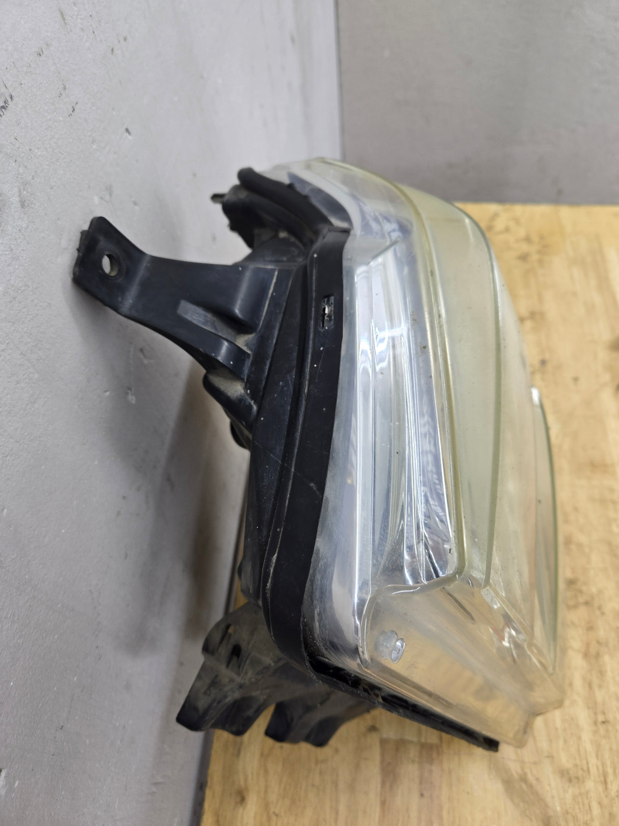 2008-2010 Ford Super Duty F250 F350 F450 F550 LH Driver Side Composite Head Light 44ZH-1849B 8C24-13006-A