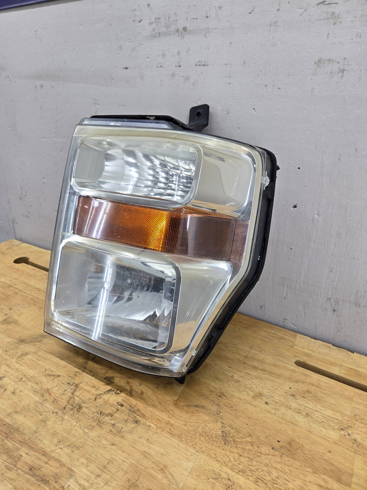 2008-2010 Ford Super Duty F250 F350 F450 F550 LH Driver Side Composite Head Light 44ZH-1849B 8C24-13006-A