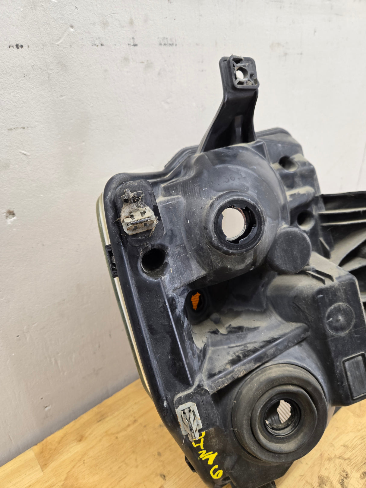 2008-2010 Ford Super Duty F250 F350 F450 F550 LH Driver Side Composite Head Light 44ZH-1849B 8C24-13006-A