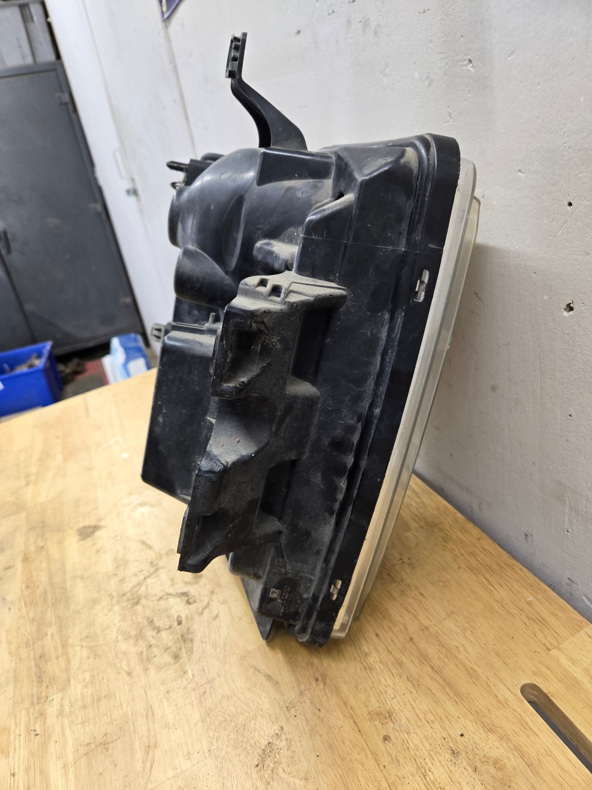 2008-2010 Ford Super Duty F250 F350 F450 F550 LH Driver Side Composite Head Light 44ZH-1849B 8C24-13006-A