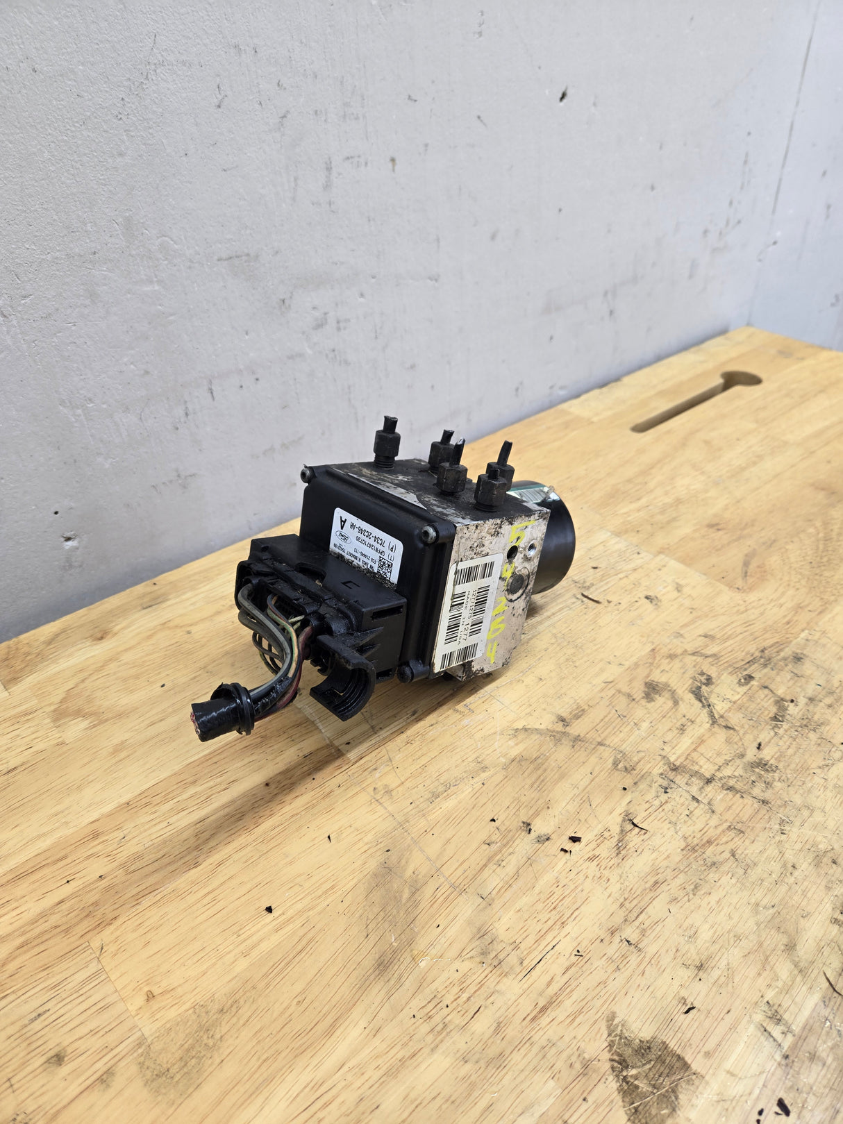 2008-2010 Ford Super Duty F250 F350 ABS Pump Module Control Assembly 7C34-2C346-AH