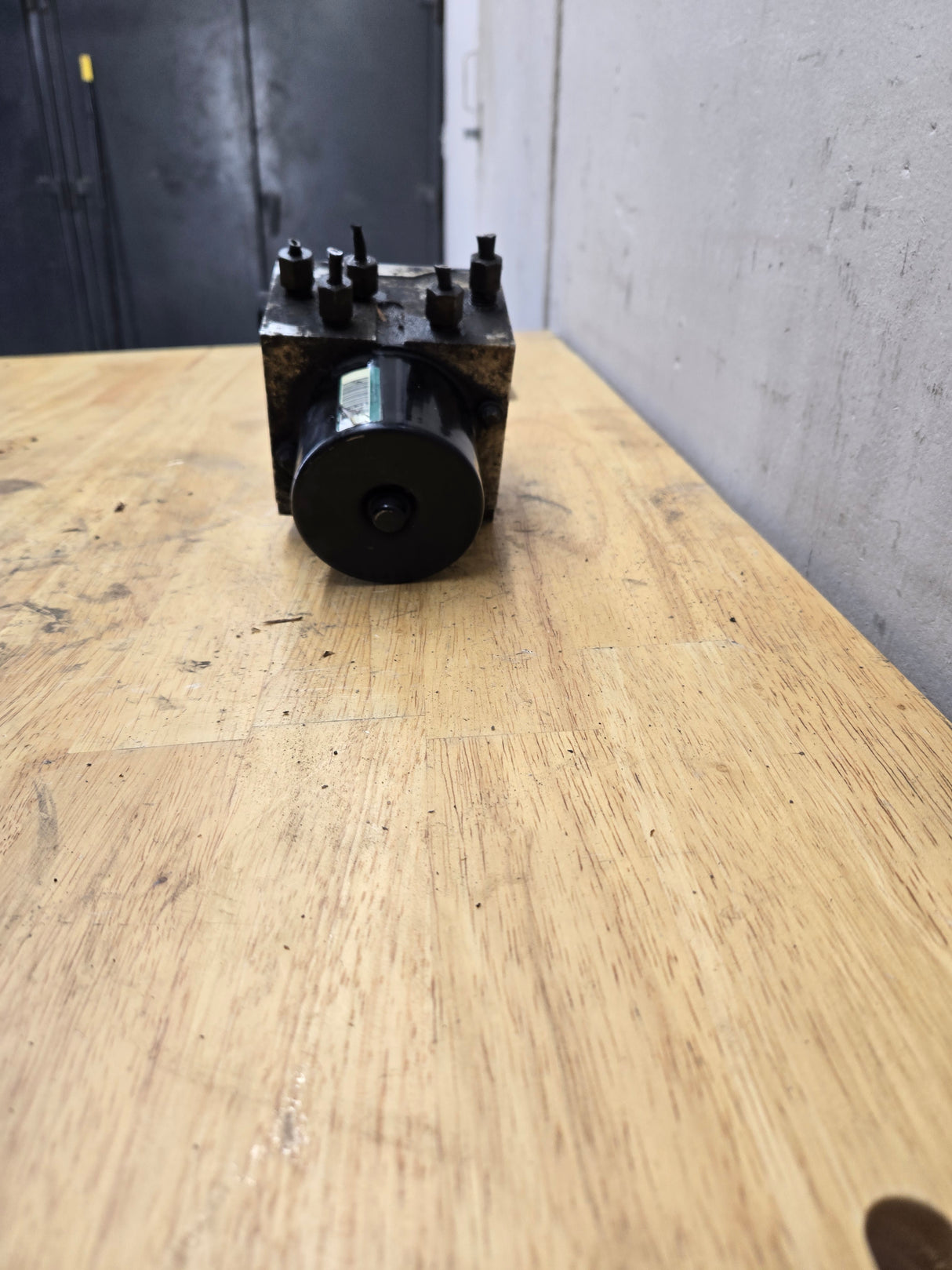 2008-2010 Ford Super Duty F250 F350 ABS Pump Module Control Assembly 7C34-2C346-AH