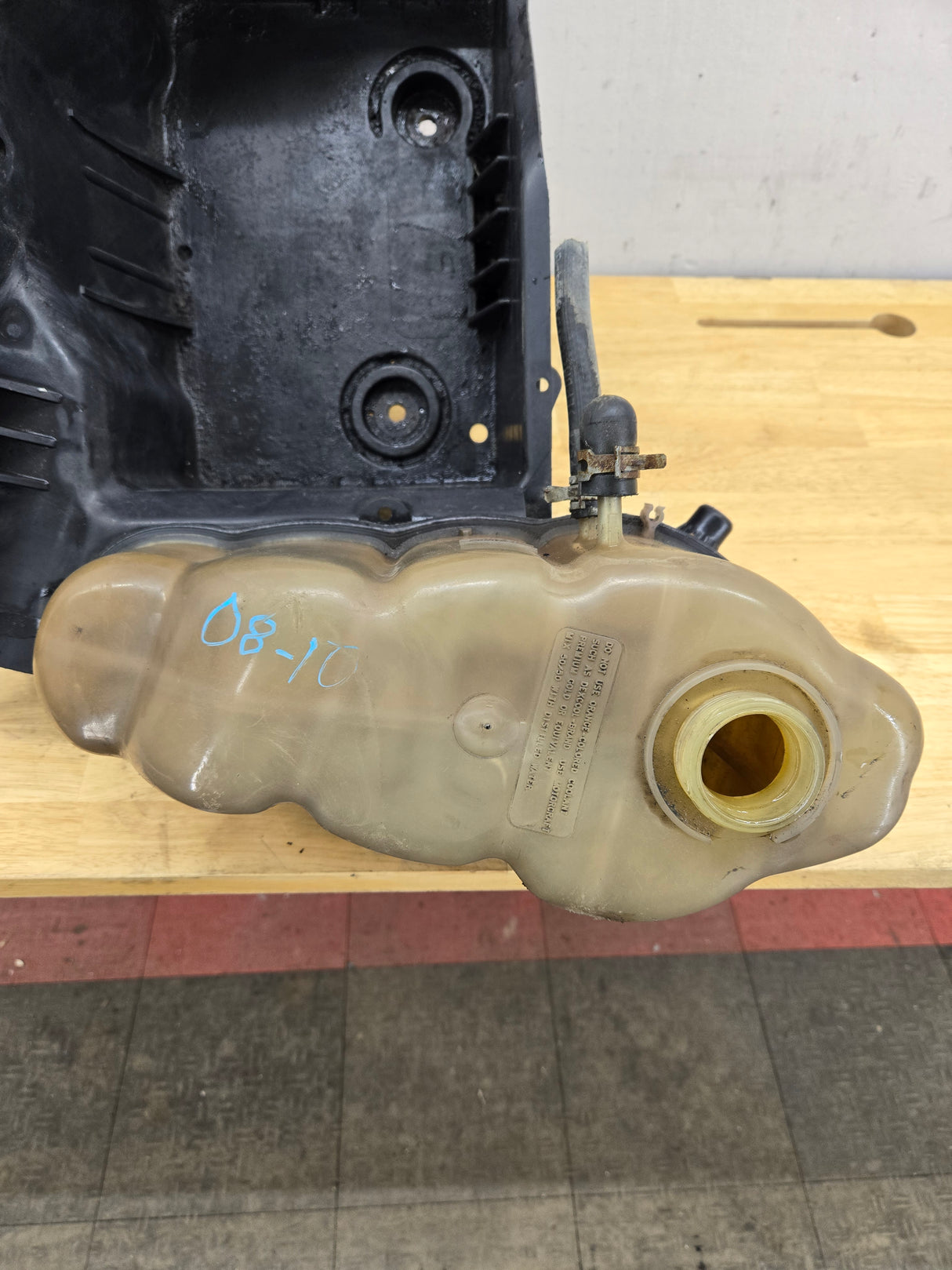 2008-2010 Ford F250 F350 F450 F550 Super Duty Engine Coolant Reservoir Tray