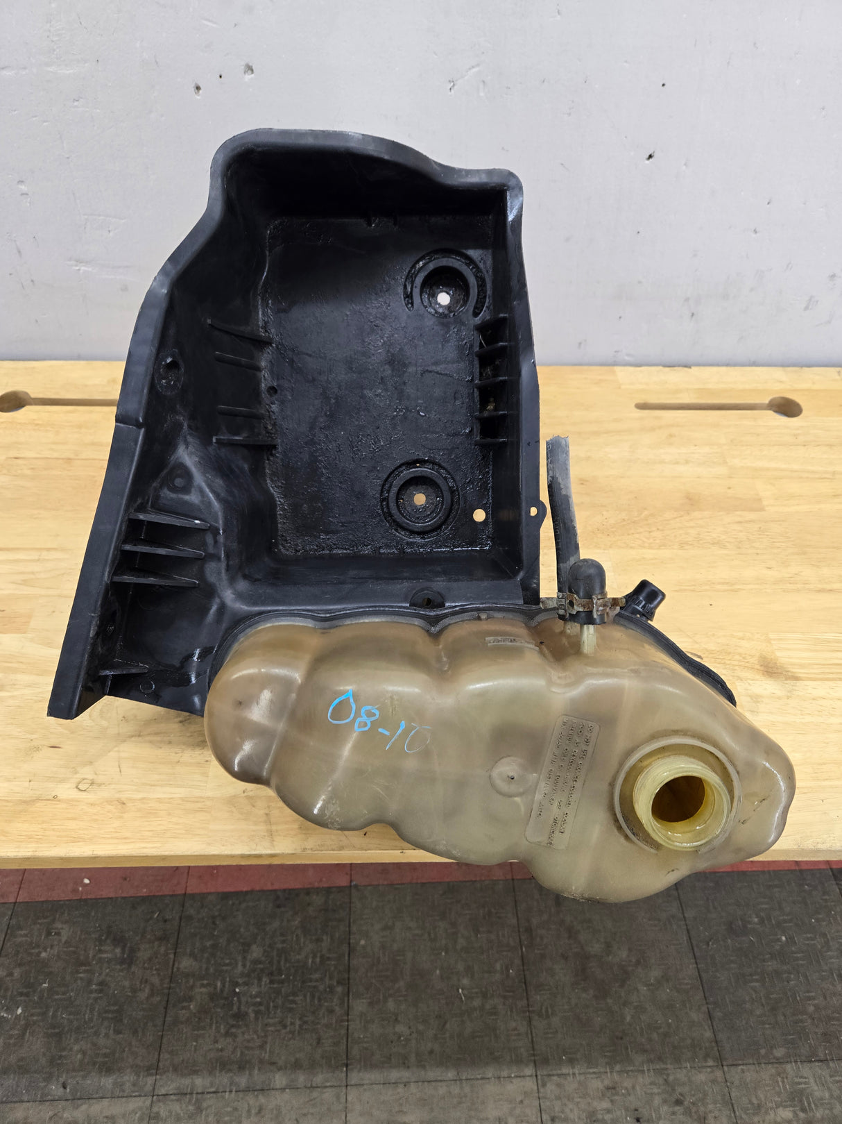 2008-2010 Ford F250 F350 F450 F550 Super Duty Engine Coolant Reservoir Tray