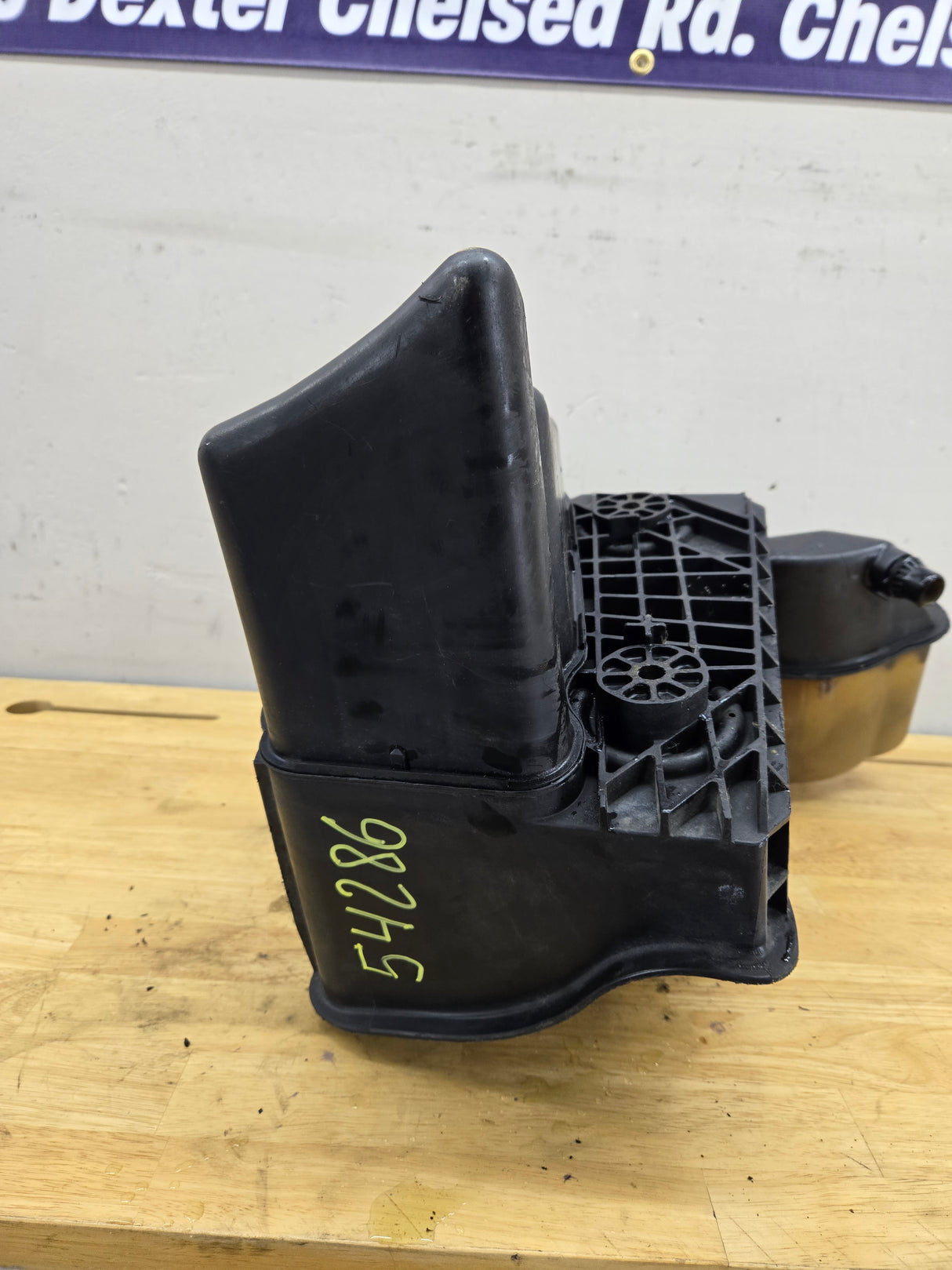 2008-2010 Ford F250 F350 F450 F550 Super Duty Engine Coolant Reservoir Tray