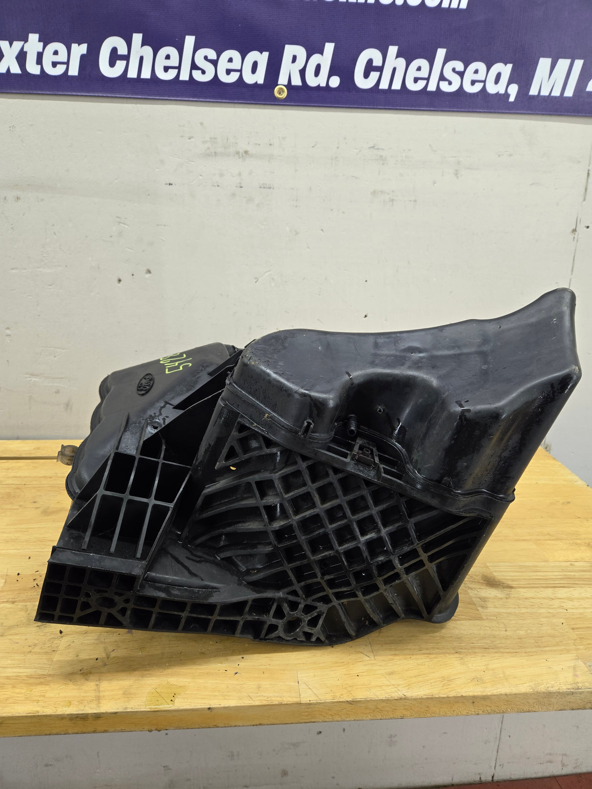 2008-2010 Ford F250 F350 F450 F550 Super Duty Engine Coolant Reservoir Tray