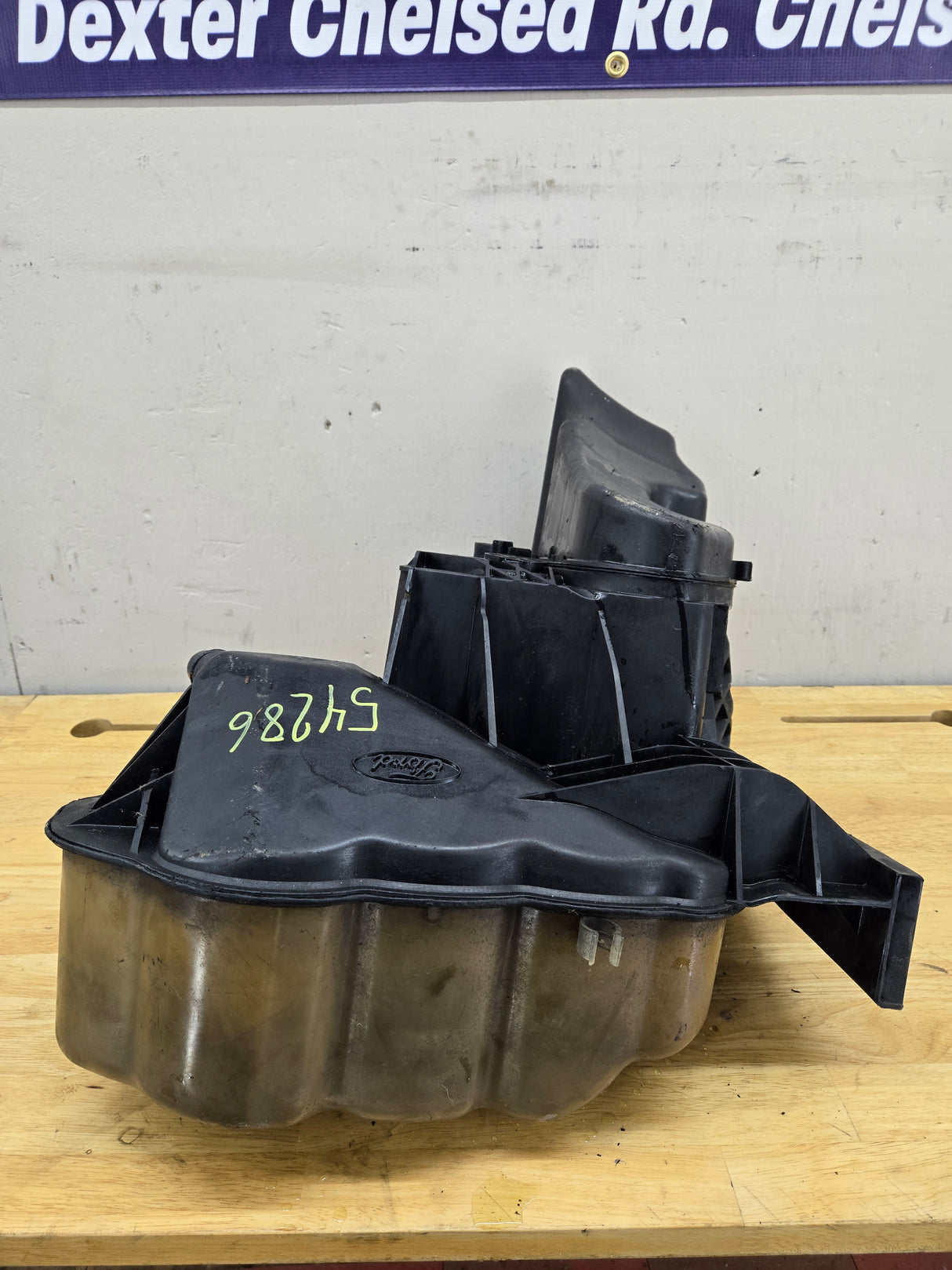 2008-2010 Ford F250 F350 F450 F550 Super Duty Engine Coolant Reservoir Tray