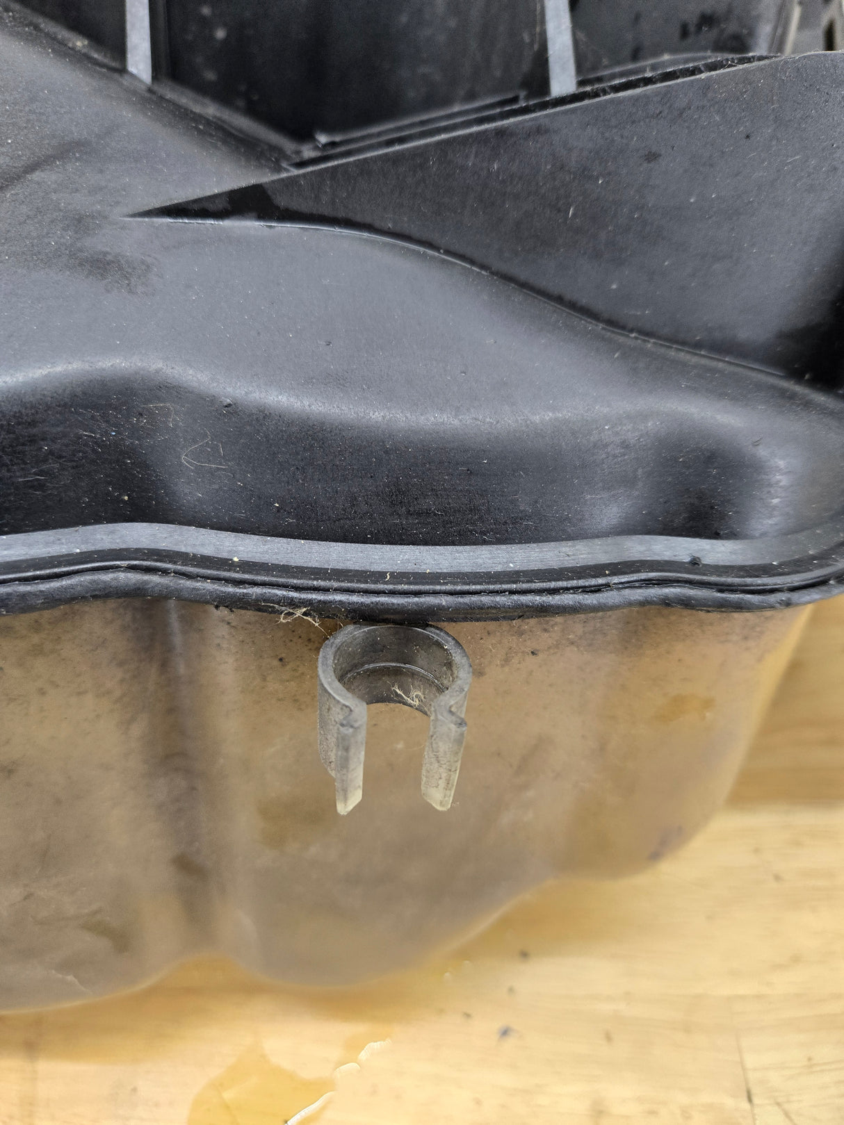 2008-2010 Ford F250 F350 F450 F550 Super Duty Engine Coolant Reservoir Tray