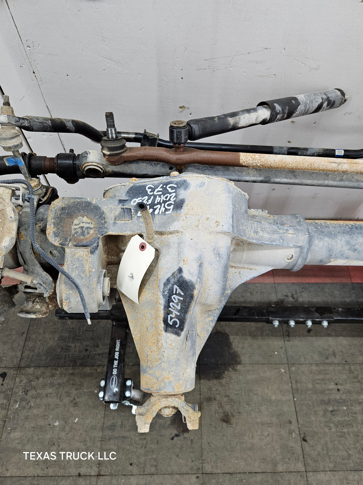 2013-2016 Ford Super Duty F250 F350 FRONT Axle 3.73 Gear Ratio 88k miles