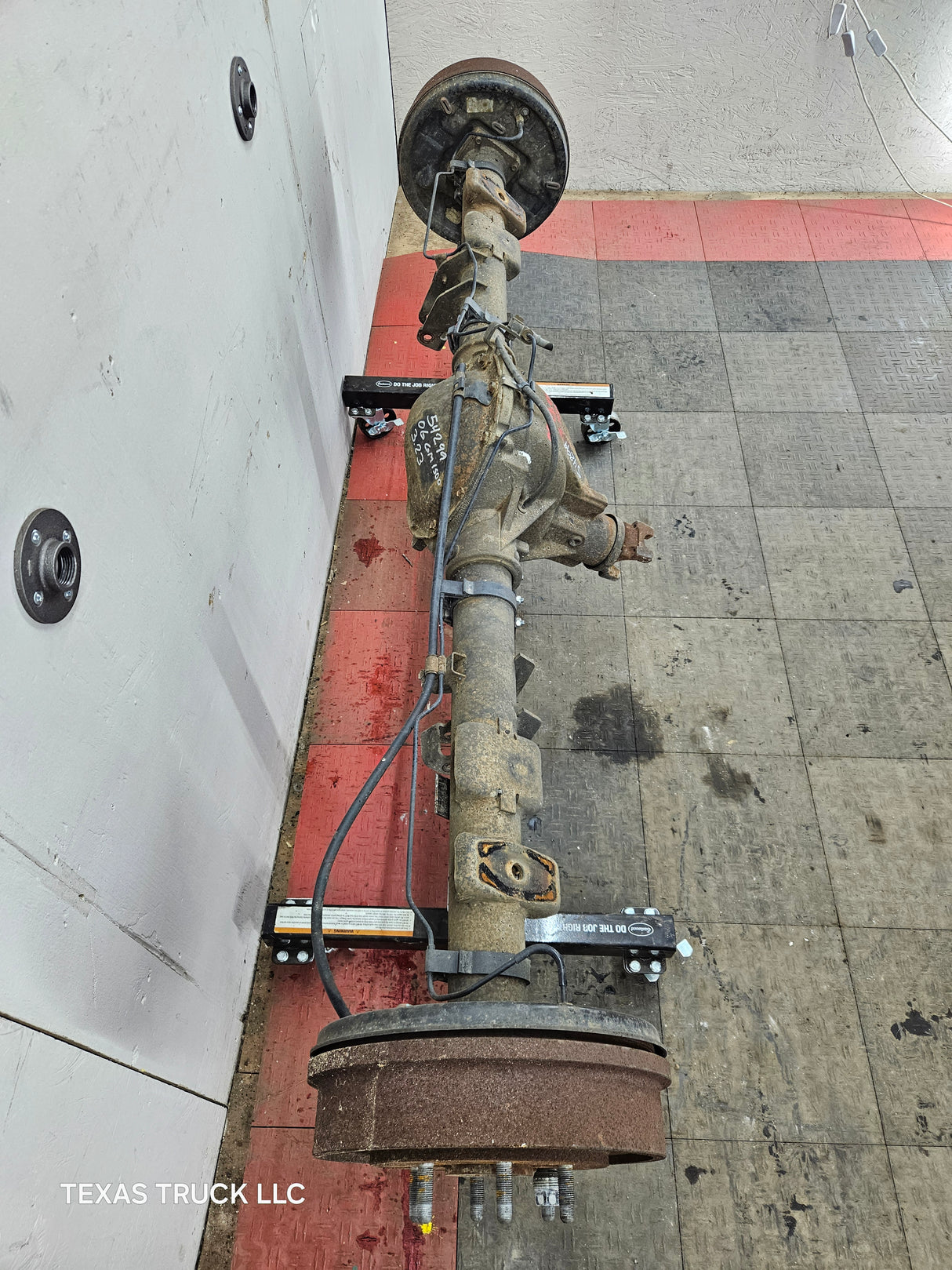 2005-2007 Chevrolet Silverado GMC Sierra 1500 3.23 Rear Axle