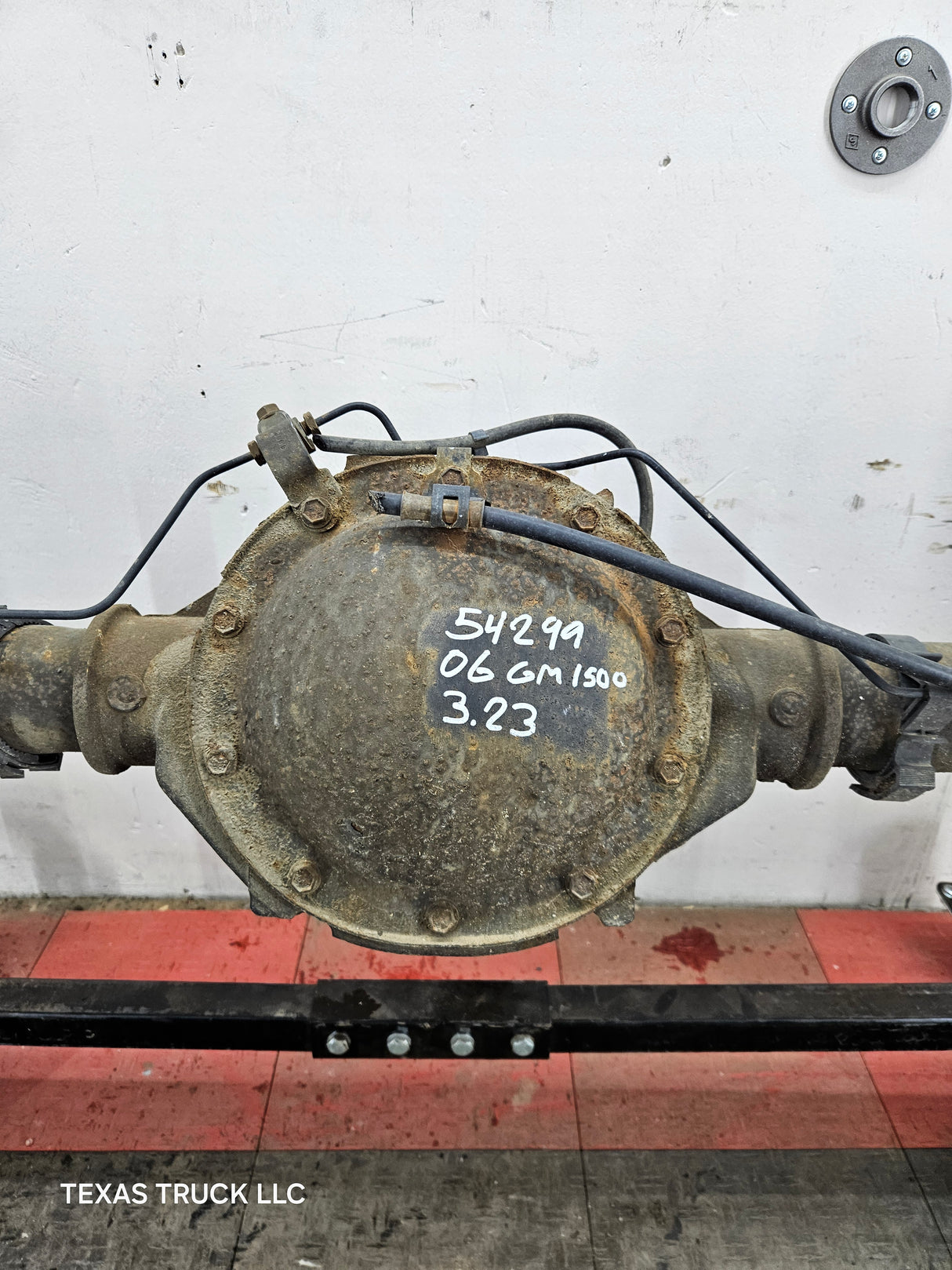 2005-2007 Chevrolet Silverado GMC Sierra 1500 3.23 Rear Axle