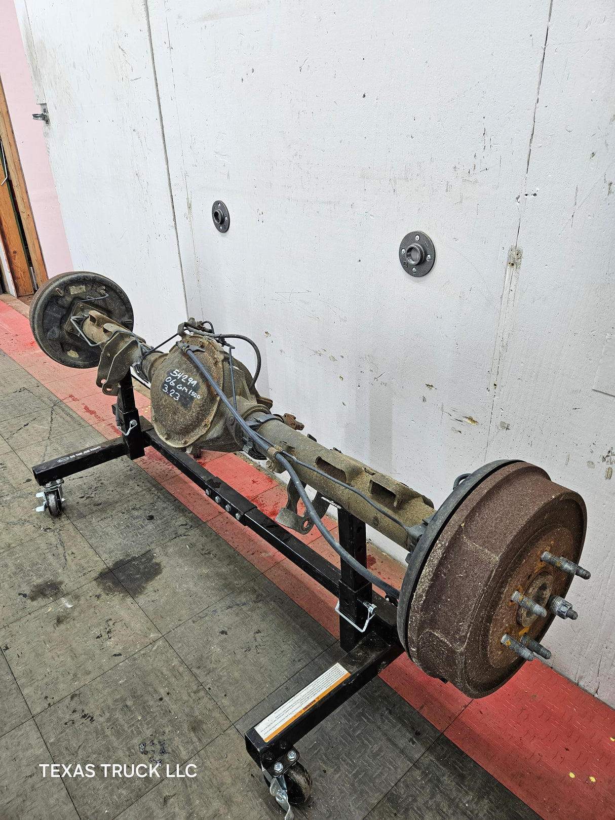 2005-2007 Chevrolet Silverado GMC Sierra 1500 3.23 Rear Axle