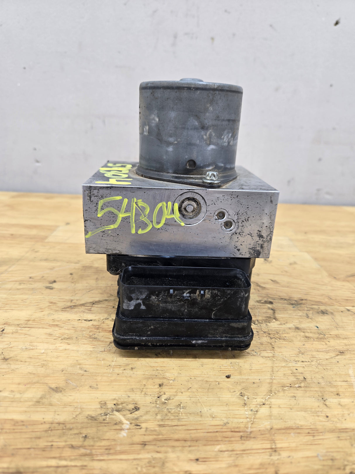 2014-2016 Ford Super Duty F250 F350 ABS Pump Module Control Assembly EC34-2C405-CB