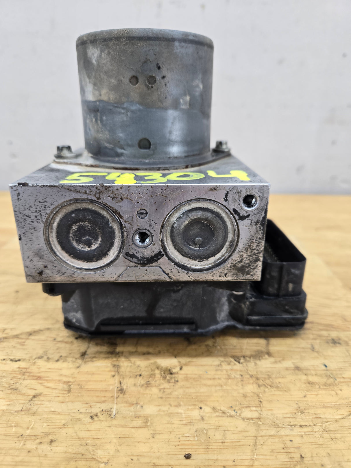 2014-2016 Ford Super Duty F250 F350 ABS Pump Module Control Assembly EC34-2C405-CB