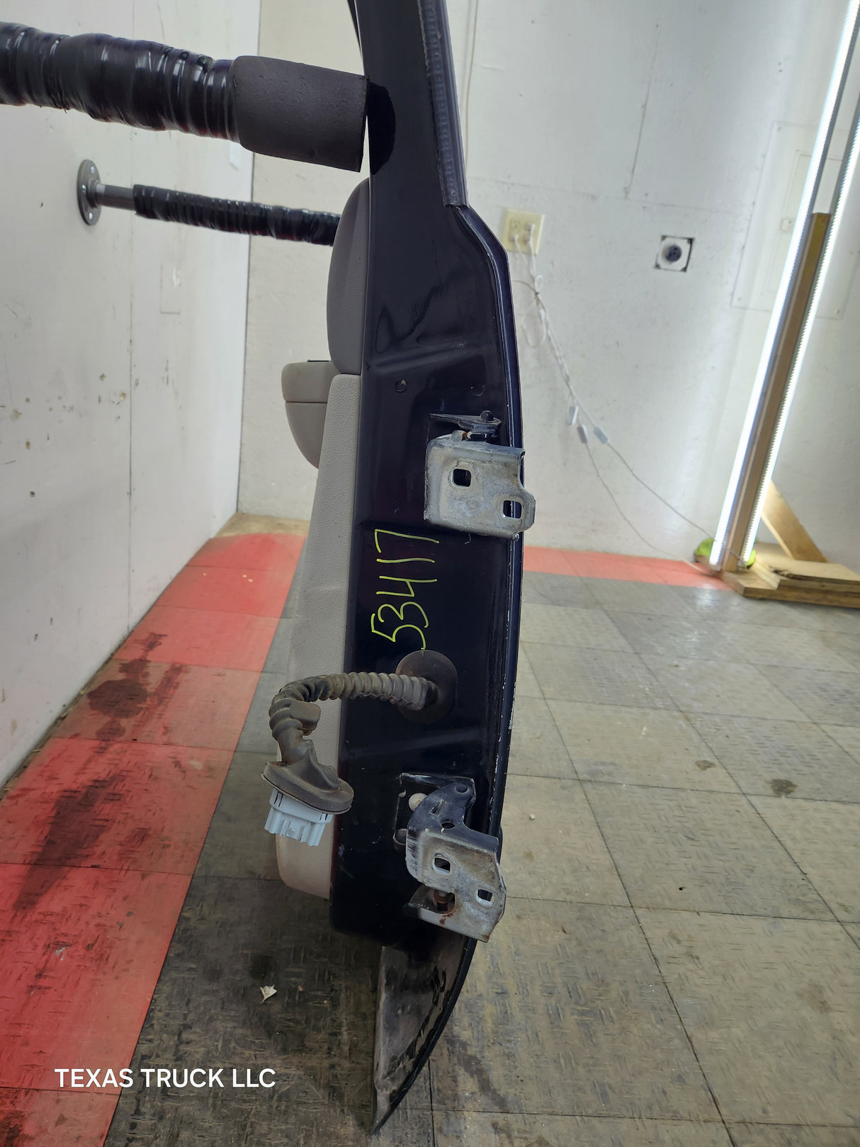 2007-2013 Chevrolet Silverado / GMC Sierra 1500 2500 3500 HD Crew Cab LH Driver Side Rear Door