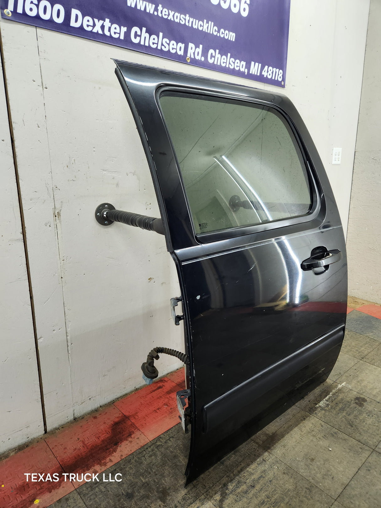 2007-2013 Chevrolet Silverado / GMC Sierra 1500 2500 3500 HD Crew Cab LH Driver Side Rear Door