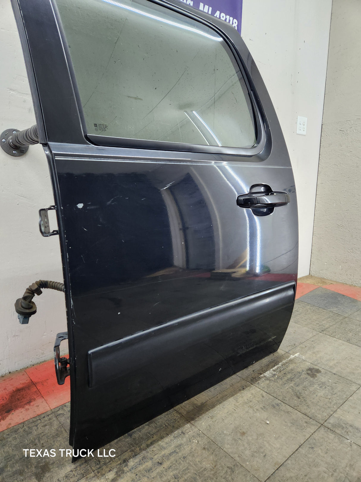 2007-2013 Chevrolet Silverado / GMC Sierra 1500 2500 3500 HD Crew Cab LH Driver Side Rear Door