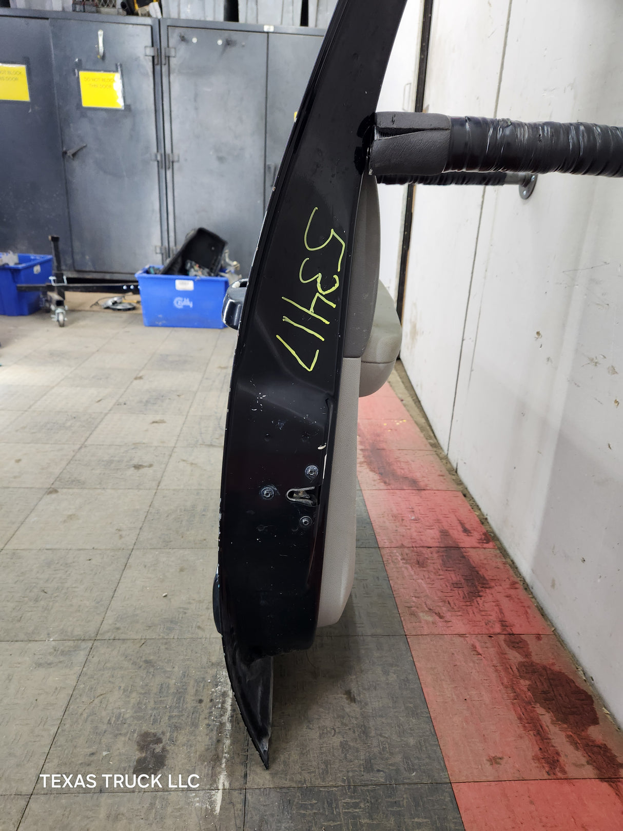 2007-2013 Chevrolet Silverado / GMC Sierra 1500 2500 3500 HD Crew Cab LH Driver Side Rear Door