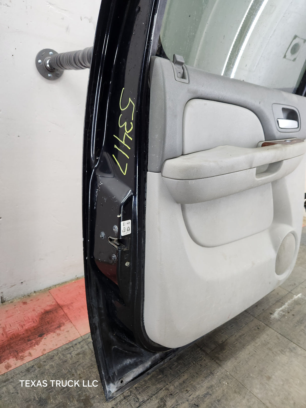 2007-2013 Chevrolet Silverado / GMC Sierra 1500 2500 3500 HD Crew Cab LH Driver Side Rear Door