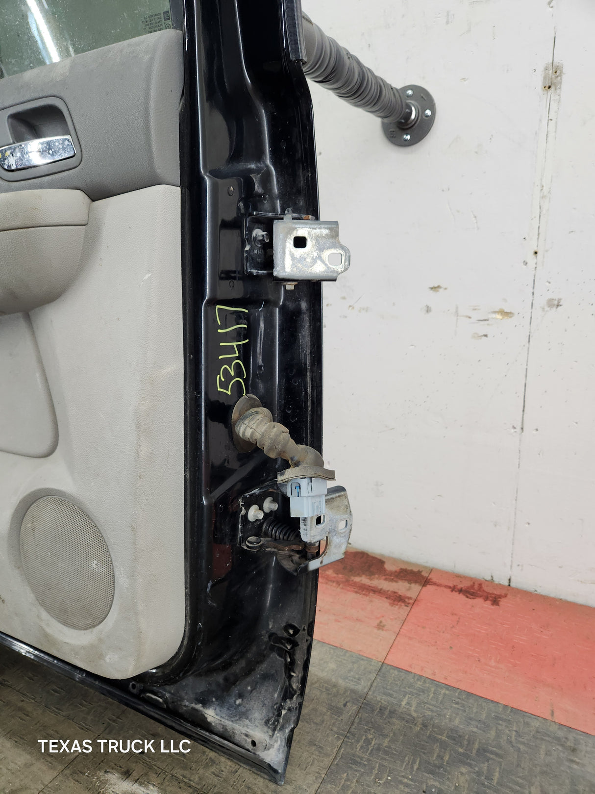 2007-2013 Chevrolet Silverado / GMC Sierra 1500 2500 3500 HD Crew Cab LH Driver Side Rear Door