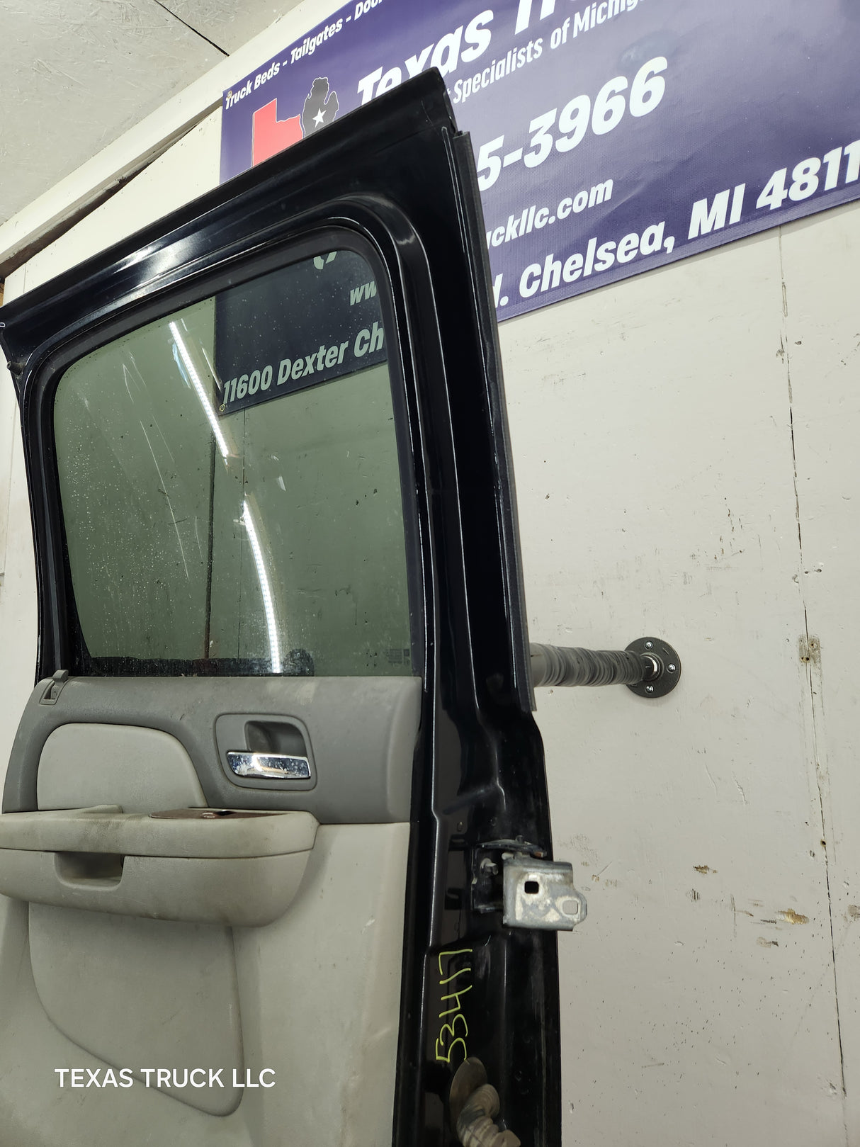 2007-2013 Chevrolet Silverado / GMC Sierra 1500 2500 3500 HD Crew Cab LH Driver Side Rear Door